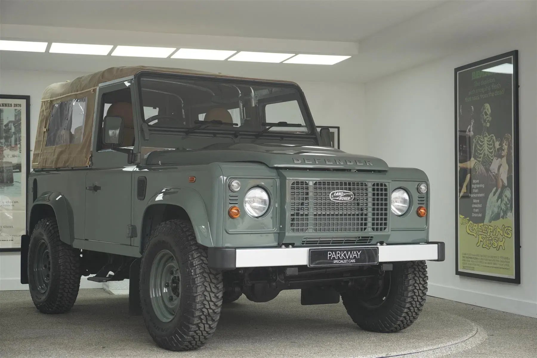 land-rover-defender-td-hard-top-S4802972-1