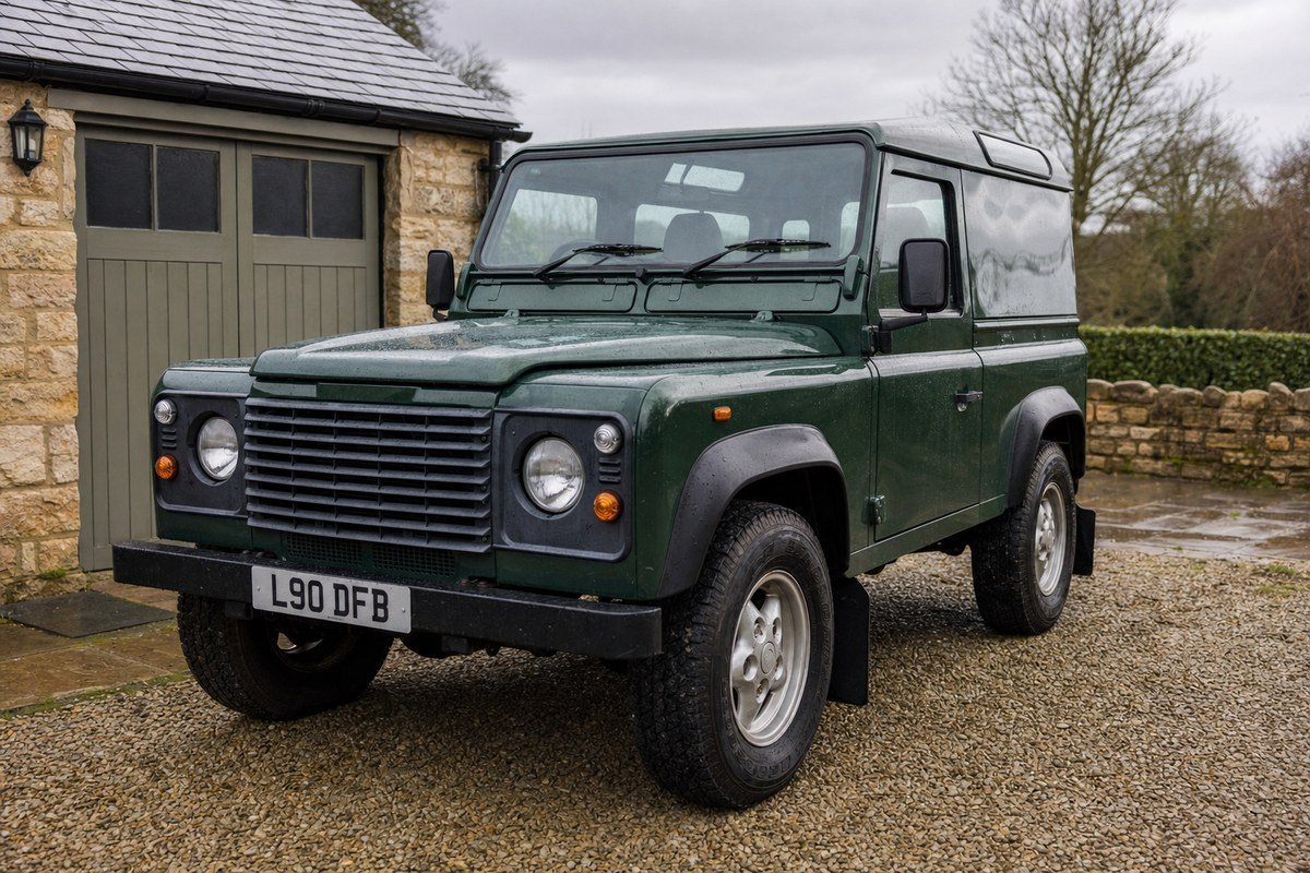 low_mileage_defenders_hero_under_300kb